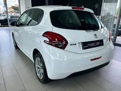 Sell Peugeot 208 2018 - 11990 EUR, 141744 km - AUTO.MOTO.pt