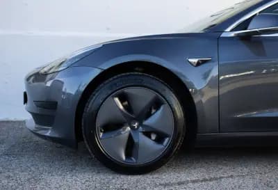 Vendo Tesla Model 3 2020 - 22999 EUR, 135693 km - AUTO.MOTO.pt