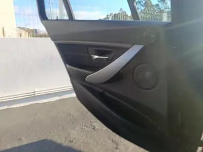 Vendo BMW 320 2017 - 16900 EUR, 131470 km - AUTO.MOTO.pt