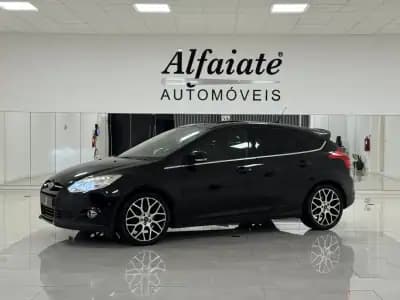 Vendo Ford Focus 2012 - 8990 EUR, 197000 km - AUTO.MOTO.pt