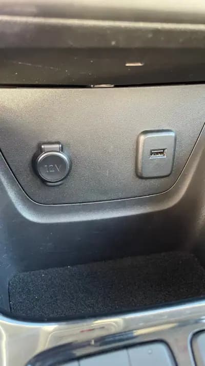 Vendo Opel Crossland 2022 - 17450 EUR, 40566 km - AUTO.MOTO.pt