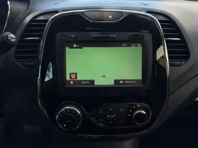 Vendo Renault Captur 2016 - 11900 EUR, 102000 km - AUTO.MOTO.pt