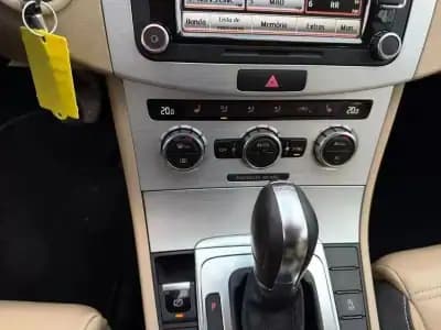 Vendo Volkswagen Passat CC 2012 - 15900 EUR, 139257 km - AUTO.MOTO.pt
