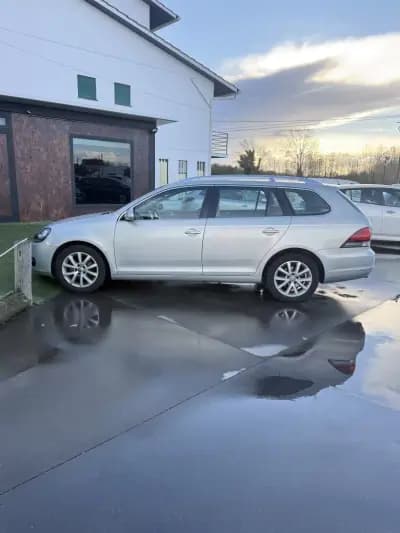 Vendo Volkswagen Golf Variant 2012 - 5750 EUR, 297582 km - AUTO.MOTO.pt