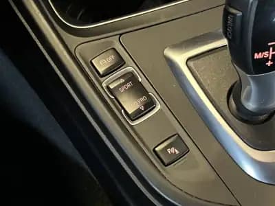 Vendo BMW 320 2017 - 19990 EUR, 185000 km - AUTO.MOTO.pt