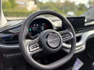 Vendo Fiat 500e C 2020 - 16999 EUR, 60000 km - AUTO.MOTO.pt