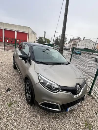 Vendo Renault Captur 2015 - 10999 EUR, 270000 km - AUTO.MOTO.pt