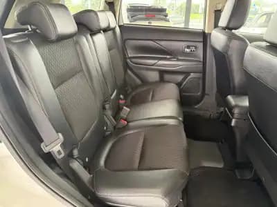 Vendo Mitsubishi Outlander 2015 - 15990 EUR, 157367 km - AUTO.MOTO.pt