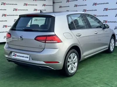 Sell Volkswagen Golf 2017 - 14850 EUR, 162567 km - AUTO.MOTO.pt