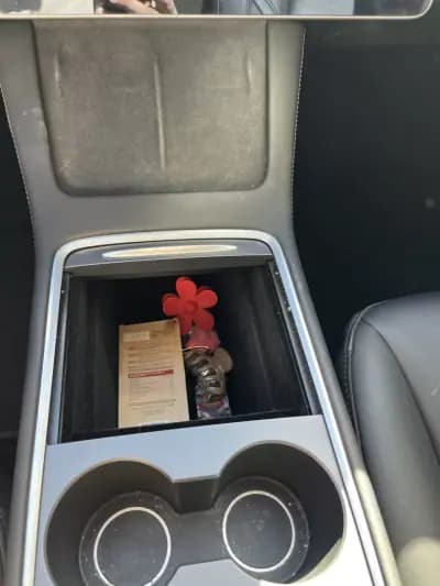 Vendo Tesla Model 3 2021 - 26900 EUR, 79000 km - AUTO.MOTO.pt