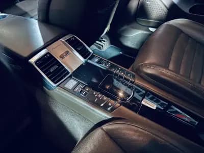 Sell Porsche Panamera 2015 - 43990 EUR, 110565 km - AUTO.MOTO.pt