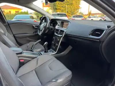 Sell Volvo V40 Cross Country 2013 - 13500 EUR, 164000 km - AUTO.MOTO.pt