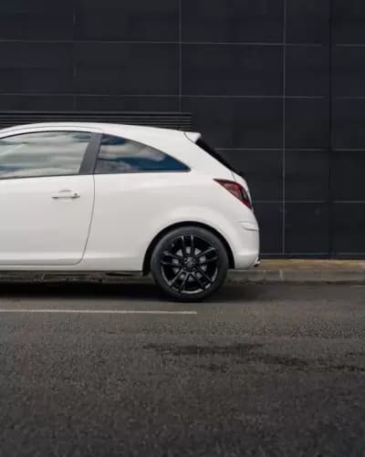 Vendo Opel Corsa 2014 - 8990 EUR, 139000 km - AUTO.MOTO.pt