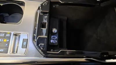 Vendo Land Rover Range Rover Sport 2014 - 27500 EUR, 80220 km - AUTO.MOTO.pt