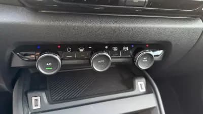 Sell Citroën e-C4 2022 - 20900 EUR, 23500 km - AUTO.MOTO.pt