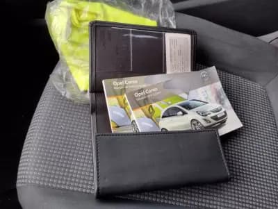 Vendo Opel Corsa 2011 - 5900 EUR, 220000 km - AUTO.MOTO.pt