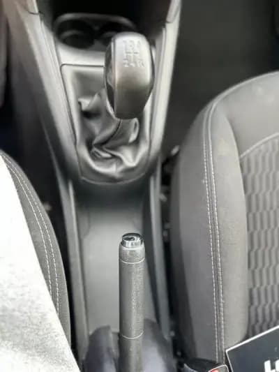 Vendo Peugeot 208 2017 - 9980 EUR, 129000 km - AUTO.MOTO.pt