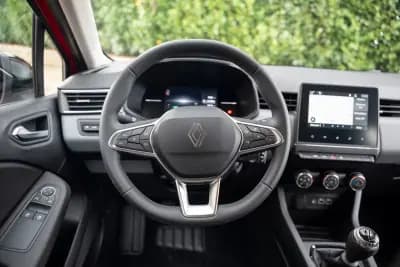 Vendo Renault Clio 2025 - 17900 EUR, 6300 km - AUTO.MOTO.pt