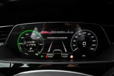 Vendo Audi Q8 e-Tron Sportback 2023 - 52900 EUR, 34353 km - AUTO.MOTO.pt