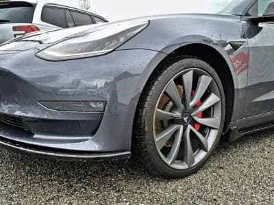 Vendo Tesla Model 3 2020 - 30400 EUR, 105371 km - AUTO.MOTO.pt