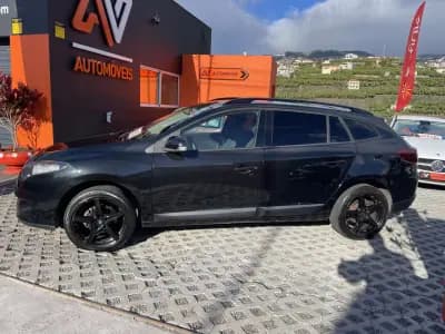 Sell Renault Mégane Break 2011 - 7950 EUR, 132851 km - AUTO.MOTO.pt