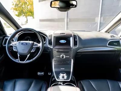 Vendo Ford S-Max 2022 - 34990 EUR, 176600 km - AUTO.MOTO.pt