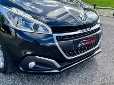 Sell Peugeot 208 2019 - 10450 EUR, 84000 km - AUTO.MOTO.pt