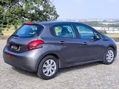 Sell Peugeot 208 2017 - 9900 EUR, 213927 km - AUTO.MOTO.pt