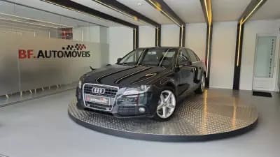 Vendo Audi A4 2011 - 13900 EUR, 186139 km - AUTO.MOTO.pt