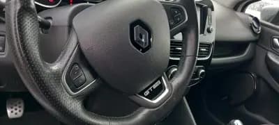 Vendo Renault Clio 2017 - 13500 EUR, 140820 km - AUTO.MOTO.pt