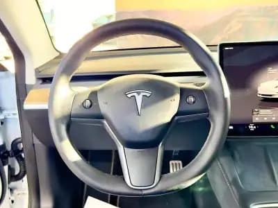 Vendo Tesla Model 3 2022 - 39900 EUR, 40060 km - AUTO.MOTO.pt