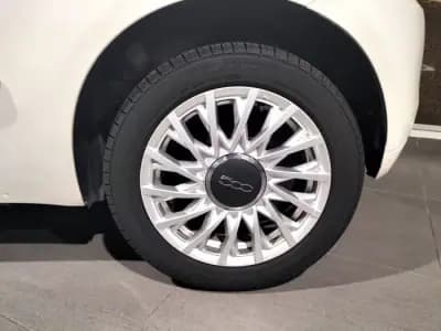 Vendo Fiat 500 2017 - 8490 EUR, 124000 km - AUTO.MOTO.pt