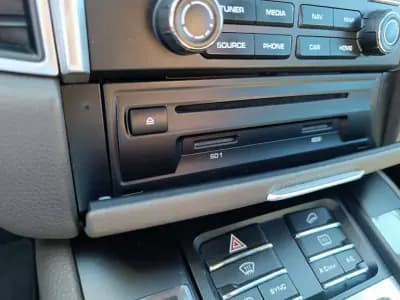 Vendo Porsche Macan 2016 - 47500 EUR, 155000 km - AUTO.MOTO.pt