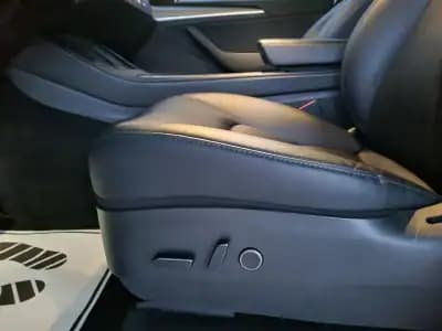 Vendo Tesla Model Y 2023 - 31900 EUR, 53000 km - AUTO.MOTO.pt