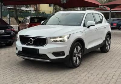 Vendo Volvo XC 40 2020 - 26950 EUR, 137000 km - AUTO.MOTO.pt