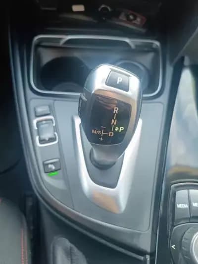 Vendo BMW 320 2017 - 16900 EUR, 160384 km - AUTO.MOTO.pt