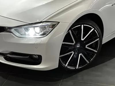 Vendo BMW 318 2012 - 16990 EUR, 173500 km - AUTO.MOTO.pt