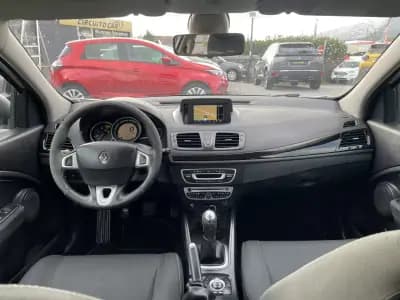 Vendo Renault Mégane 2011 - 7500 EUR, 272530 km - AUTO.MOTO.pt