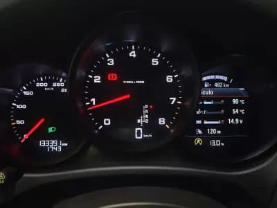 Vendo Porsche Macan 2019 - 57490 EUR, 133391 km - AUTO.MOTO.pt