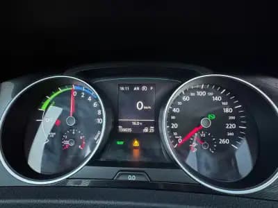 Vendo Volkswagen Golf 2015 - 16900 EUR, 139035 km - AUTO.MOTO.pt