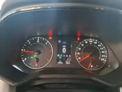 Vendo Renault Clio 2023 - 19990 EUR, 21500 km - AUTO.MOTO.pt