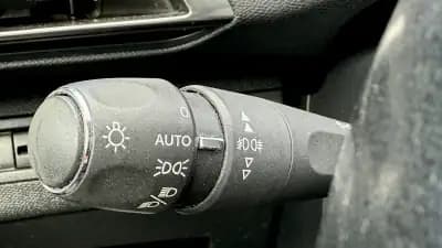 Sell Peugeot 3008 2019 - 17900 EUR, 107577 km - AUTO.MOTO.pt