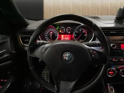 Vendo Alfa Romeo Giulietta 2010 - 9950 EUR, 272000 km - AUTO.MOTO.pt