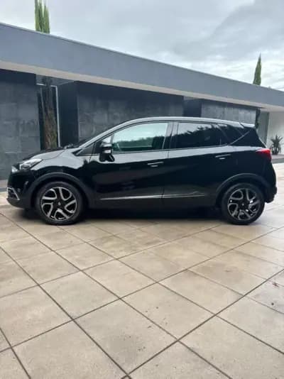 Sell Renault Captur 2014 - 10750 EUR, 114000 km - AUTO.MOTO.pt