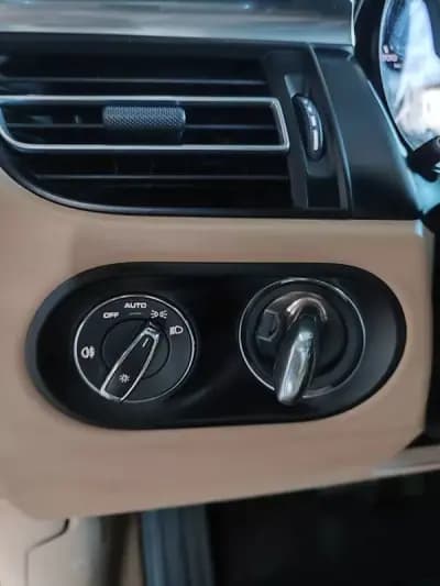 Vendo Porsche Macan 2024 - 86500 EUR, 20700 km - AUTO.MOTO.pt