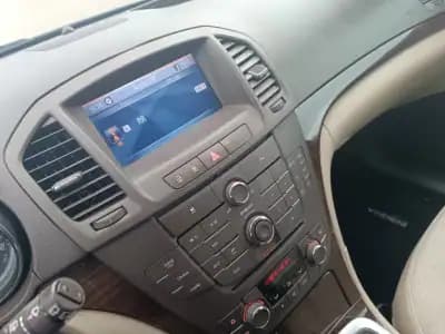 Sell Opel Insignia 2010 - 7500 EUR, 206000 km - AUTO.MOTO.pt