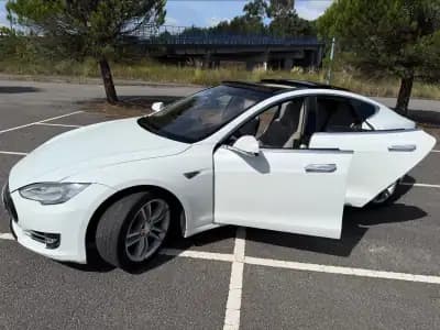 Vendo Tesla Model S 2015 - 27500 EUR, 162000 km - AUTO.MOTO.pt