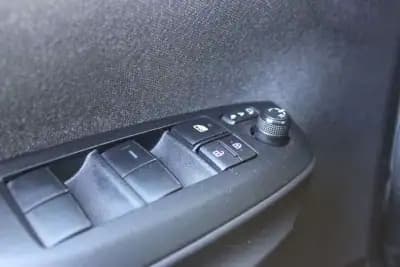 Sell Toyota Yaris 2021 - 19400 EUR, 90004 km - AUTO.MOTO.pt