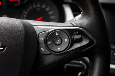 Vendo Opel Crossland X 2020 - 11980 EUR, 87391 km - AUTO.MOTO.pt