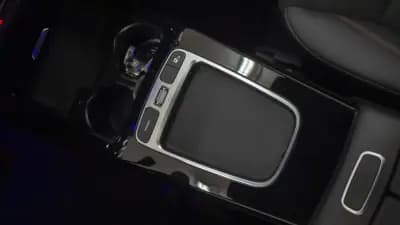 Vendo Mercedes-Benz A 200 2023 - 30850 EUR, 23000 km - AUTO.MOTO.pt